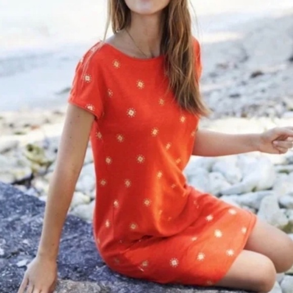 Boden Paulina t-shirt shift dress in orange with gold foil design. Size 10 - Picture 2 of 8